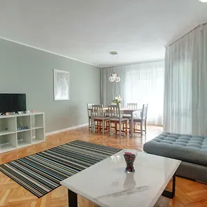 Apartment Spacious Flat Close To The American Embassy, Sofia